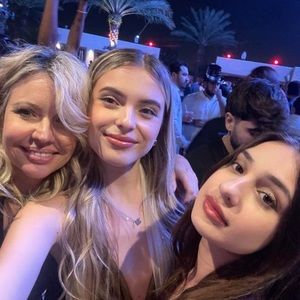 Meet your Posher, Thays